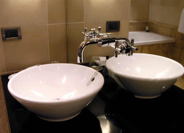 Badezimmer-Keramikfliesen und Waschbeckenmodelle (11)