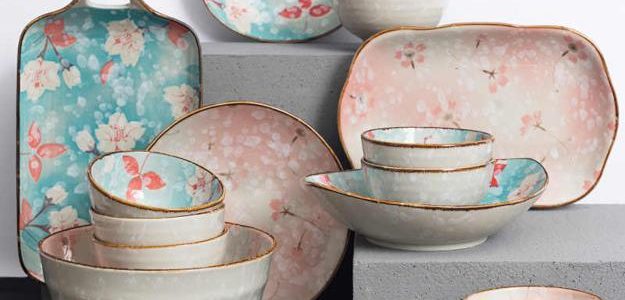 Tendencias de diseño en vajillas modernas que festejan sus comidas y decoración de mesa