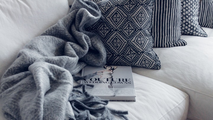 couverture-canapé-gris