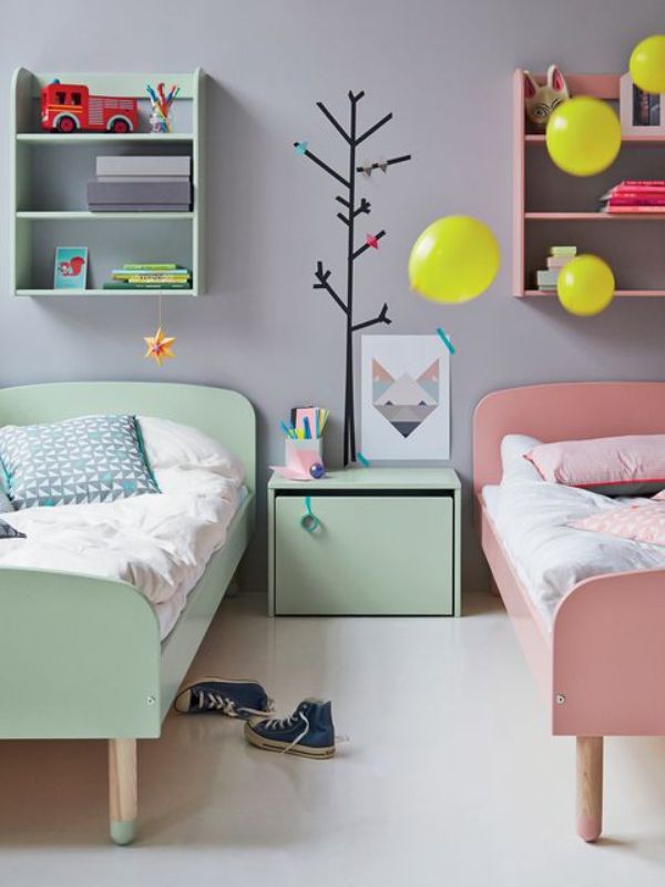 grüne und rosafarbene Dekoration in den Schlafzimmern
