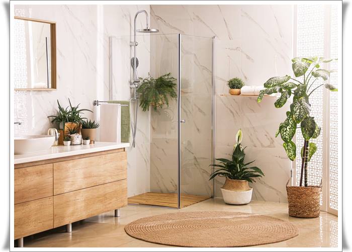 Badezimmer mit Pflanzen dekoriert