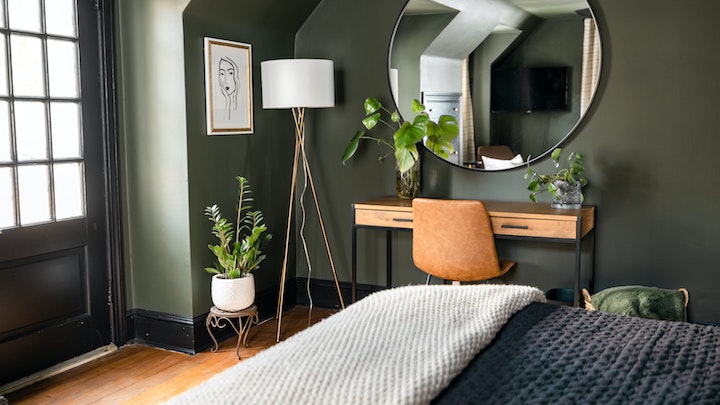 Schlafzimmerdekoration-mit-Wänden-grün
