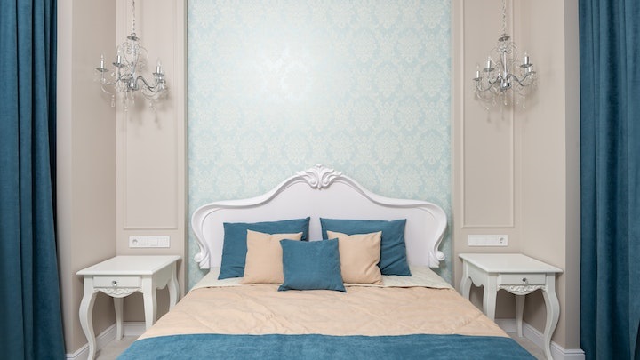 mavi-beyaz-ve-bej-yatak odası dekorasyonu