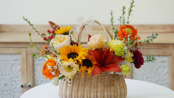 cesta de flores de mesa