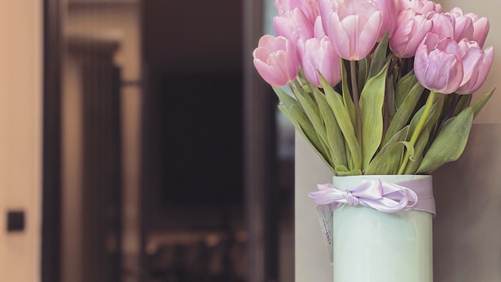 Vase mit Blumenstrauß