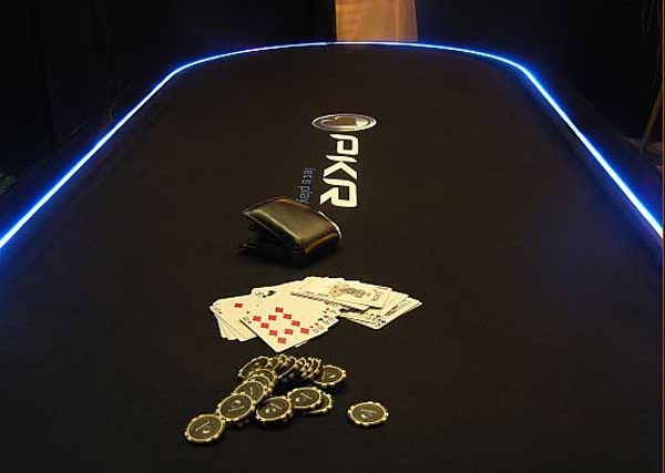luks yemek masasi poker 4 Lüks Poker ve Yemek Masası 