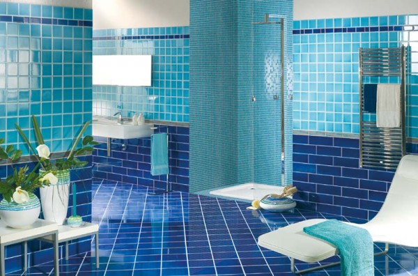 mavi banyo dekorasyonları 9 600x396 Mavi renkli banyo dekorasyonları