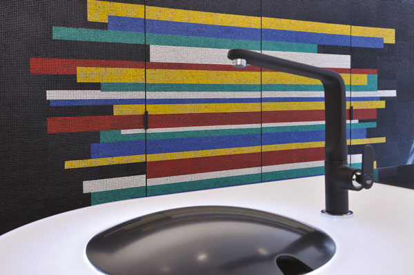 mutfak mozaik modelleri renkli Renkli mozaiklerle makyajlanmış mutfak tasarımı
